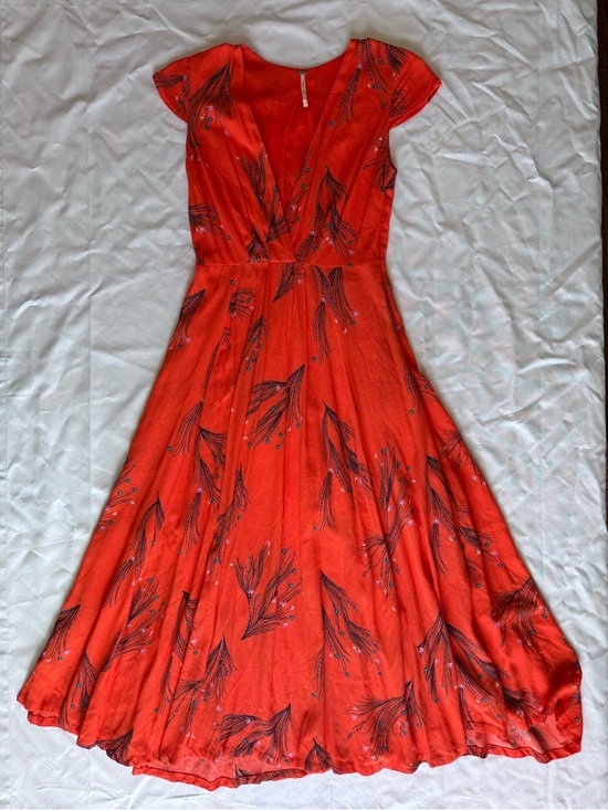 Free People Dresses & Skirts - Free People retro coral print midi dress
